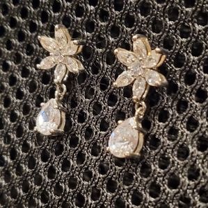 Zirconia earrings